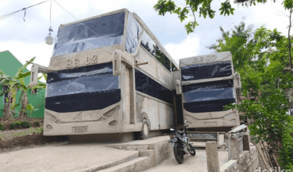 Rumah Mirip Bus Wonogiri