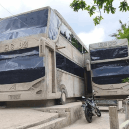 Rumah Mirip Bus Wonogiri