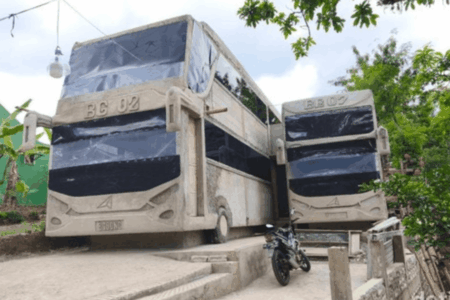 Rumah Mirip Bus Wonogiri