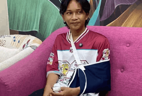 Fajar Sadboy Kecelakaan Tunggal