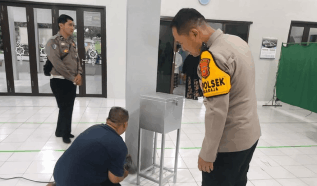 Pembobolan kotak amal Sukaraja