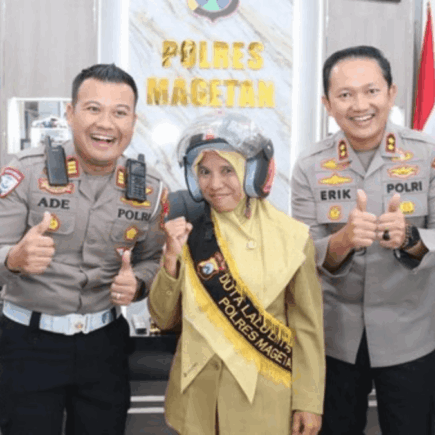 Guru SLB hadang bus di Magetan