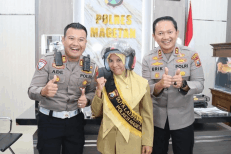 Guru SLB hadang bus di Magetan