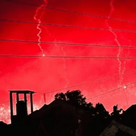 Langit Jogja Berwarna Merah