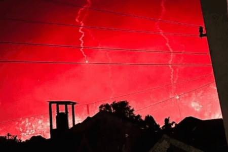 Langit Jogja Berwarna Merah