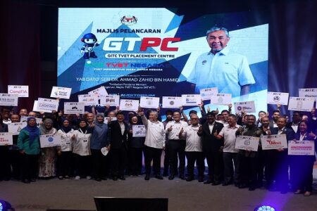 graduan tvet - ilustrasi berita Integrasi AI, automasi dan teknologi pintar diperkasa untuk tingkatkan kebolehpasaran…