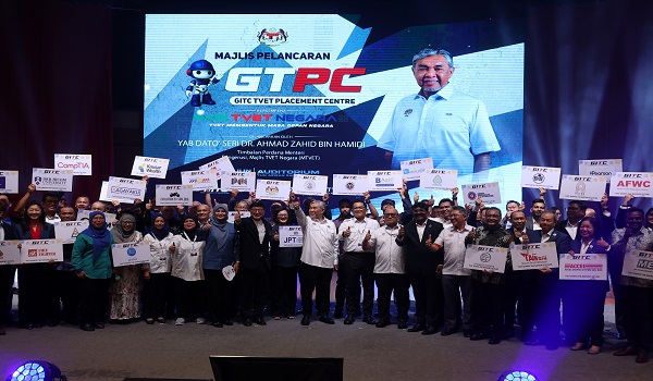 graduan tvet - ilustrasi berita Integrasi AI, automasi dan teknologi pintar diperkasa untuk tingkatkan kebolehpasaran…