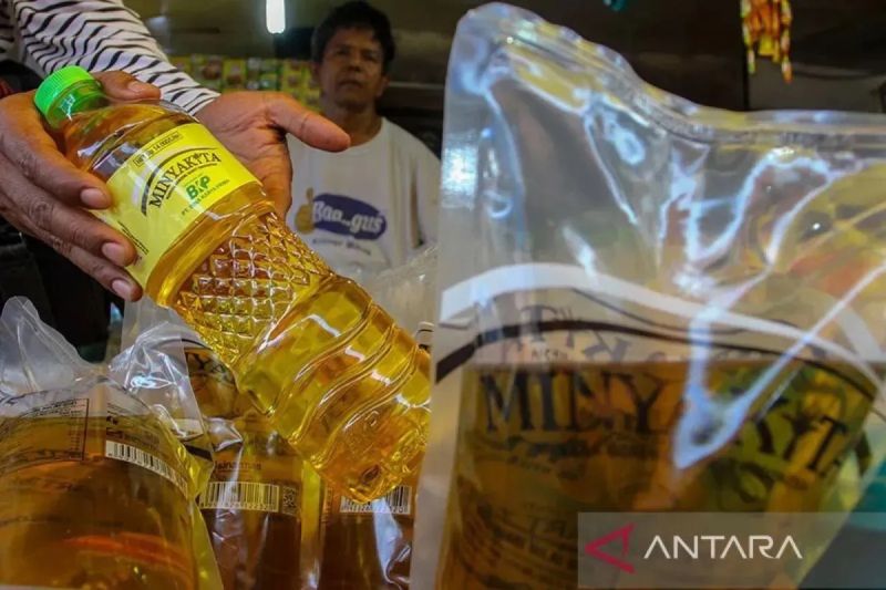 het minyakita Mendag Tegaskan HET Minyakita Tetap Rp15.700 Per Liter het minyakita - ilustrasi berita Mendag Tegaskan HET Minyakita Tetap Rp15.700 Per Liter