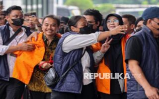 ijazah jokowi - ilustrasi artikel Berkas Ijazah Jokowi Dinilai Lengkap, Roy Suryo dan Dokter Tifa Dilimpahkan ke Kejari