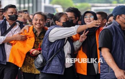 ijazah jokowi - ilustrasi artikel Berkas Ijazah Jokowi Dinilai Lengkap, Roy Suryo dan Dokter Tifa Dilimpahkan ke Kejari
