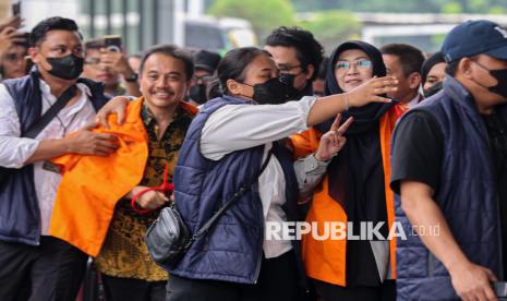 ijazah jokowi Ijazah Jokowi: Berkas Perkara Dinilai Lengkap ijazah jokowi - ilustrasi artikel Berkas Ijazah Jokowi Dinilai Lengkap, Roy Suryo dan Dokter Tifa Dilimpahkan ke Kejari