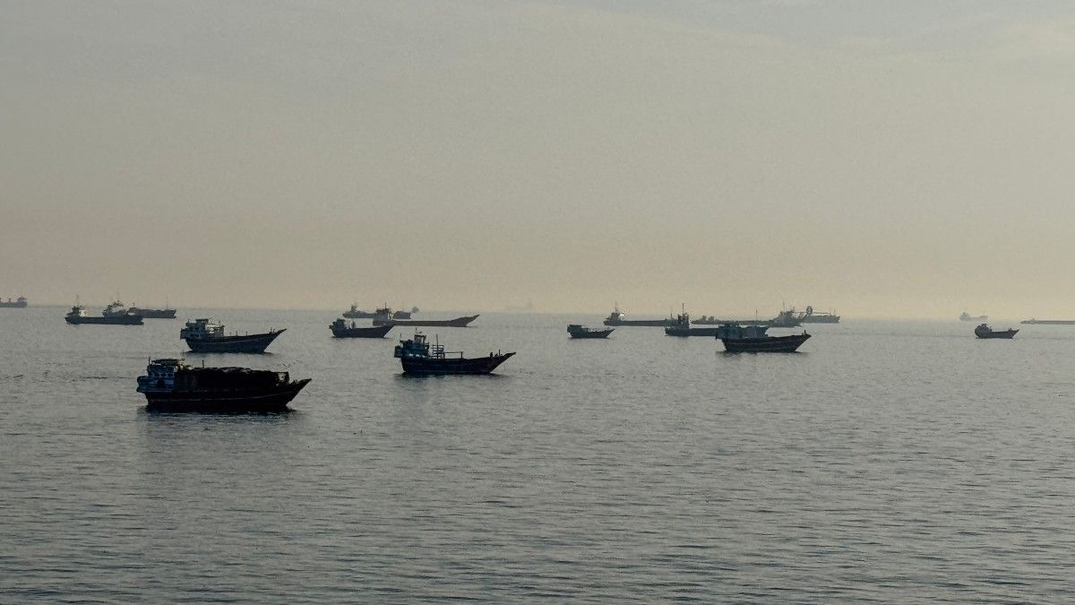 selat hormuz Waspada Lewati Selat Hormuz Meski AS-Iran Damai selat hormuz - ilustrasi artikel Pelayaran Global Masih Waspada Lewati Selat Hormuz Meski AS dan Iran Sepakat Berdamai