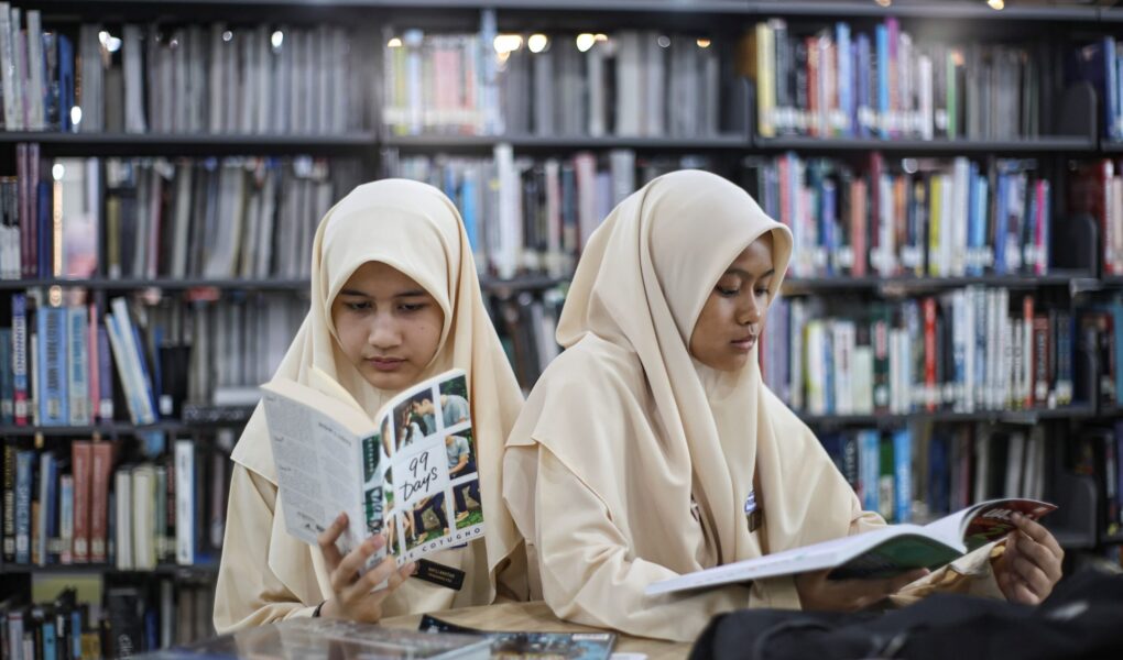 perpustakaan masyarakat - ilustrasi berita Perpustakaan: Arkitek Minda Masyarakat dalam Era Teknologi