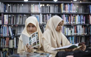perpustakaan masyarakat - ilustrasi berita Perpustakaan: Arkitek Minda Masyarakat dalam Era Teknologi
