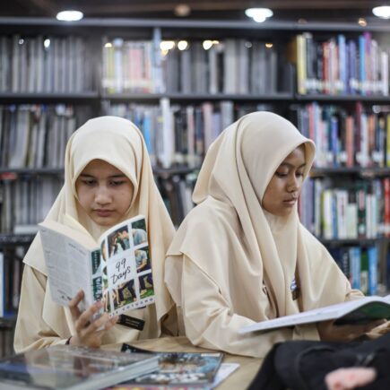 perpustakaan masyarakat - ilustrasi berita Perpustakaan: Arkitek Minda Masyarakat dalam Era Teknologi