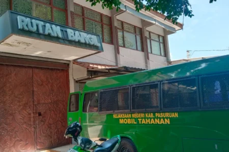 tahanan narkoba kabur - ilustrasi berita Tahanan narkoba kabur dari Rutan Bangil Pasuruan, petugas masih melakukan…