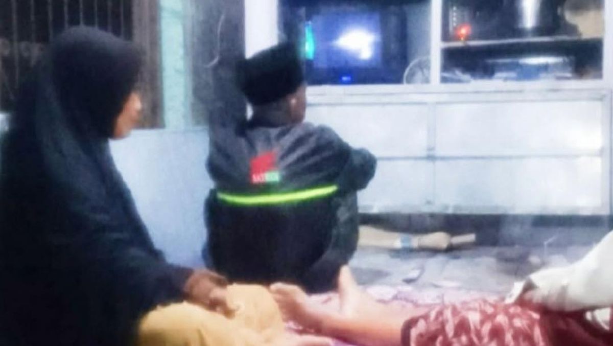 wanita ikut ronda Wanita Ikut Ronda di Pasuruan, Kades Beri Penjelasan wanita ikut ronda - ilustrasi artikel Wanita Ikut Ronda di Pasuruan, Kades Beri Penjelasan