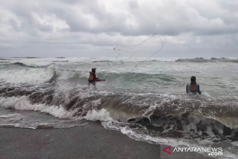 gelombang tinggi sultra Nelayan Diminta Waspada Gelombang Tinggi Sultra hingga… gelombang tinggi sultra - ilustrasi berita Nelayan Diminta Waspada Gelombang Tinggi Sultra hingga 18 Juli
