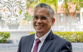 lolos middle income - ilustrasi artikel Permintaan Akses untuk Menulis Ulang: lolos middle income