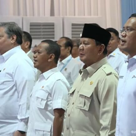 program b50 - ilustrasi berita Permintaan Teks Sumber untuk Menyusun Ulang Berita tentang Peluncuran Program Mandatori…