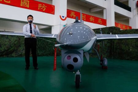 sarang tawon drone - ilustrasi artikel Sarang Tawon Drone: Diplomat AS Dorong Taiwan Bangun 'Sarang Tawon' Drone untuk…
