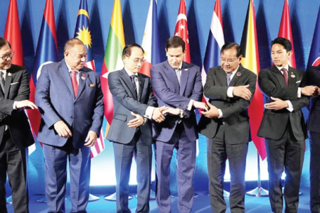 selat hormuz - ilustrasi artikel Menlu AS Tekankan Selat Hormuz dan Kebebasan Navigasi di LCS
