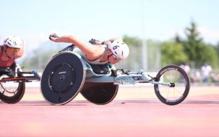 t54 1500m glasgow - ilustrasi berita Glasgow 2026: Final T54 1500m Diulang Setelah Kecelakaan dan Protes