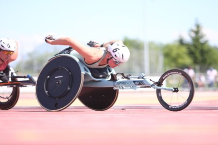 t54 1500m glasgow - ilustrasi berita Glasgow 2026: Final T54 1500m Diulang Setelah Kecelakaan dan Protes