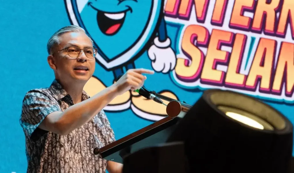 informasi internet - ilustrasi berita Fahmi Fadzil: Jangan Terlalu Mudah Percaya Informasi di Internet untuk Hindari…