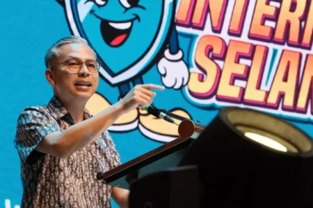 informasi internet - ilustrasi berita Fahmi Fadzil: Jangan Terlalu Mudah Percaya Informasi di Internet untuk Hindari…