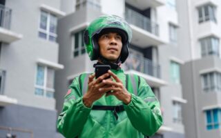 integrasi ai grab - ilustrasi berita Grab: Integrasi AI Percepat Pengembangan Produk Hingga 30% — Pengumuman Laporan…