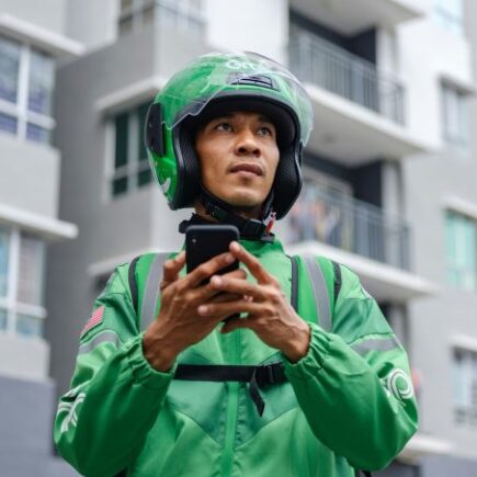 integrasi ai grab - ilustrasi berita Grab: Integrasi AI Percepat Pengembangan Produk Hingga 30% — Pengumuman Laporan…