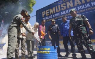 minta isi sumber - ilustrasi berita Mohon unggah isi sumber berbayar untuk penulisan ulang berita Bea Cukai dan…
