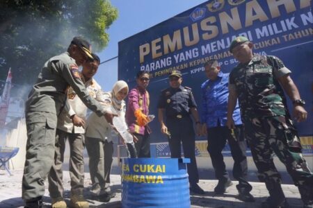 minta isi sumber - ilustrasi berita Mohon unggah isi sumber berbayar untuk penulisan ulang berita Bea Cukai dan…