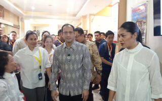 nadiem makarim - ilustrasi artikel Nadiem Makarim Hadiri Sidang Perdana Banding Chromebook