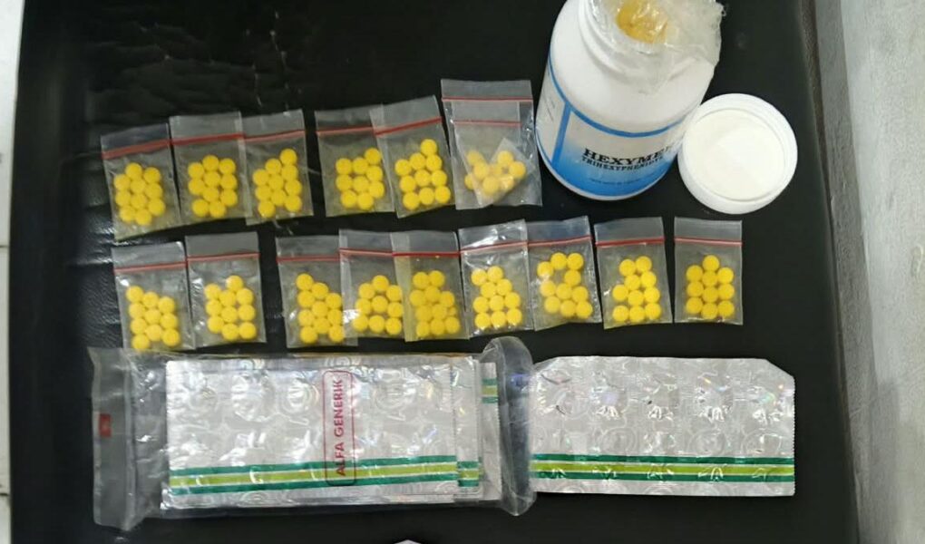 obat keras di tangerang - ilustrasi artikel Bawa Ribuan Obat Keras di Tangerang, Pria 22 Tahun Ditangkap