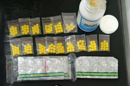obat keras di tangerang - ilustrasi artikel Bawa Ribuan Obat Keras di Tangerang, Pria 22 Tahun Ditangkap