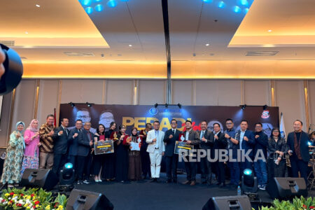 peradi jakbar idol - ilustrasi berita Peradi Jakbar Idol: Enam Alumni Dinobatkan Juara di Grand Final