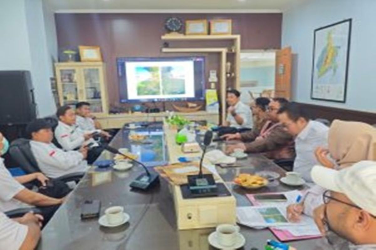 tanam 600 bibit DLH Kalsel Gandeng BPC Tanam 600 Bibit di Kabupaten Banjar tanam 600 bibit - ilustrasi berita DLH Kalsel Gandeng BPC Tanam 600 Bibit di Kabupaten Banjar