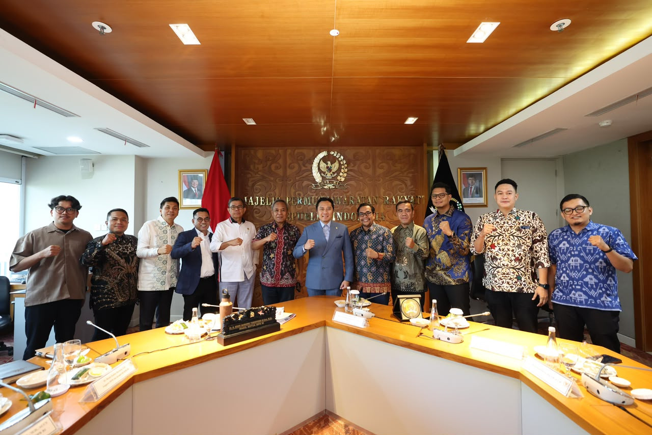 demokrasi dan pembangunan Tiga Dekade Reformasi: Ibas Dorong Demokrasi dan… demokrasi dan pembangunan - ilustrasi artikel Tiga Dekade Reformasi: Ibas Dorong Demokrasi dan Pembangunan