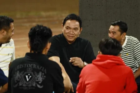sinergi suporter - ilustrasi berita Madura United Perkuat Sinergi dengan Suporter Menjelang Super League 2026-2027