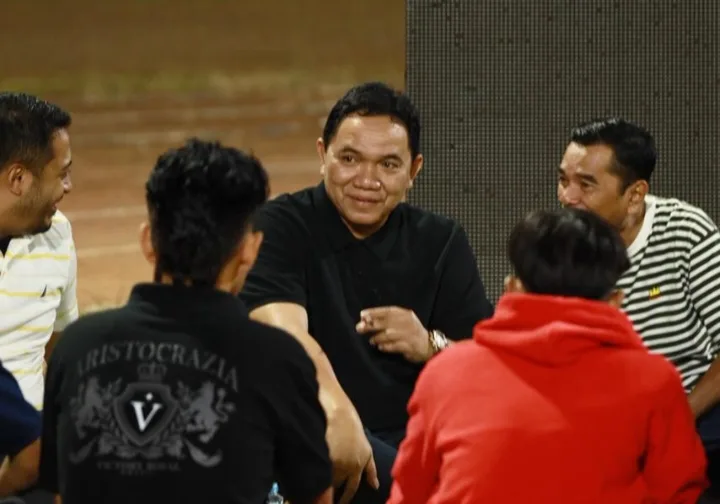 sinergi suporter - ilustrasi berita Madura United Perkuat Sinergi dengan Suporter Menjelang Super League 2026-2027