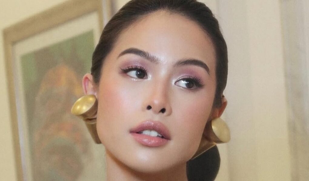 maudy ayunda - ilustrasi artikel Maudy Ayunda Dikritik: Kronologi Kontroversi Mindfulness
