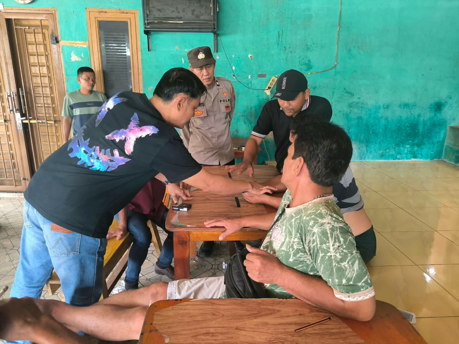 patroli stm hilir Patroli STM Hilir Cek Dugaan Togel dan Narkoba patroli stm hilir - ilustrasi artikel Patroli STM Hilir Cek Dugaan Togel Macau dan Penyalahgunaan Narkoba di Dua Desa